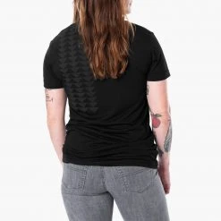 So ILL Nakoa Tee - Black Wolf ON THE ROAM